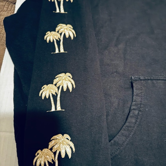 Salty Crew hoodie - Picture 3 of 9